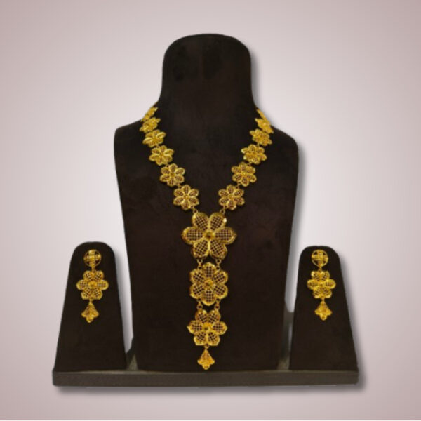 Gulbahaar Haar Set With Matching Earrings